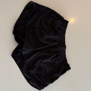 Lululemon Black Women's Athletic Shorts size 8 hottie hot